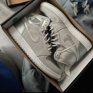 AIR Jordan 1s Retro High Top Metallic Grey (GS) Ones